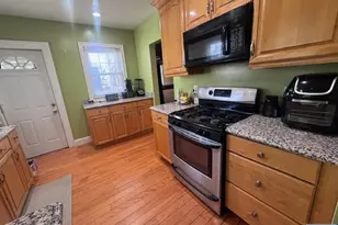 38 Emerson St, East Orange, NJ 07018 - Photo 8