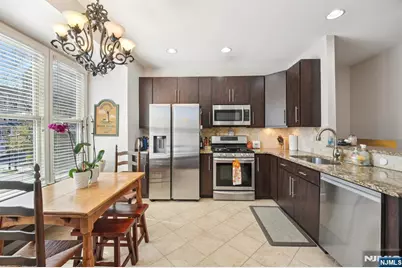 428 Newburgh Court, West New York, NJ 07093 - Photo 8