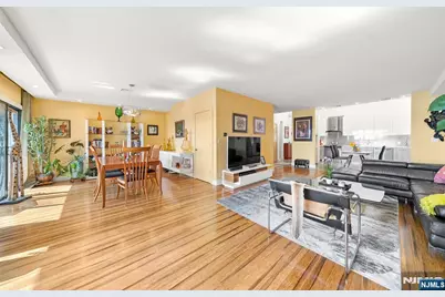 300 Gorge Road 58 #58, Cliffside Park, NJ 07010 - Photo 16