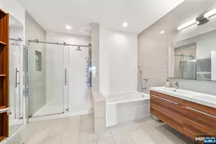 300 Gorge Road 58, Cliffside Park, NJ 07010 - Photo 22