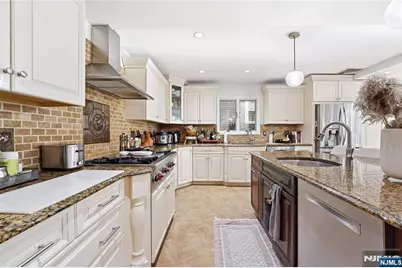 770 Hartwell Street, Teaneck Township, NJ 07666 - Photo 10