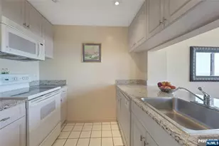 100 Old Palisade Road 3414, Fort Lee, NJ 07024 - Photo 12