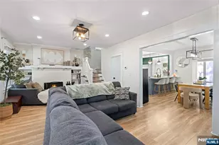 44 Richelieu Pl, Newark, NJ 07106 - Photo 2