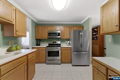 2309 Hemingway Lane 2309 #2309, Mahwah, NJ 07430 - Photo 4