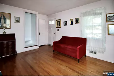 37-17 Jasper Road, Fair Lawn, NJ 07410 - Photo 4