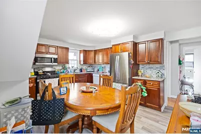 154 Orchard Street, Elmwood Park, NJ 07407 - Photo 8