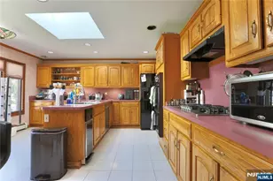 442 Marlboro Rd, Englewood, NJ 07631 - Photo 8
