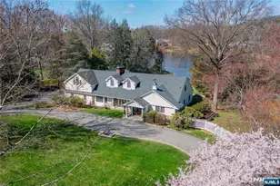 240 Greenridge Rd, Franklin Lakes, NJ 07417 - Photo 2