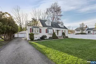 114 Crescent Ave, Waldwick, NJ 07463 - Photo 2