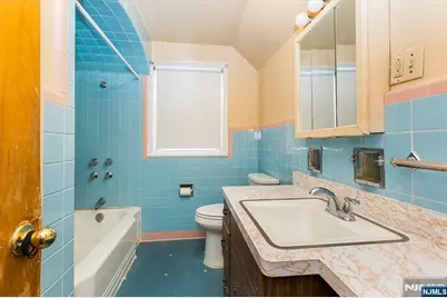 261 Terhune Avenue, Passaic, NJ 07055 - Photo 28