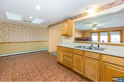 261 Terhune Avenue, Passaic, NJ 07055 - Photo 20