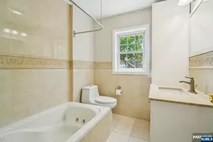 217 Grayson Pl, Teaneck Township, NJ 07666 - Photo 20