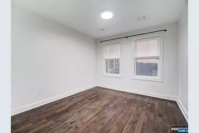 90 Clinton 204 #204, Newark, NJ 07114 - Photo 12