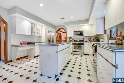 64 Roosevelt Avenue, North Haledon, NJ 07508 - Photo 12
