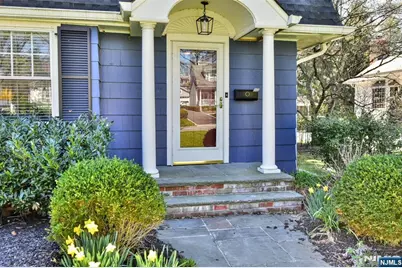 352 Fairway Road, Ridgewood, NJ 07450 - Photo 2
