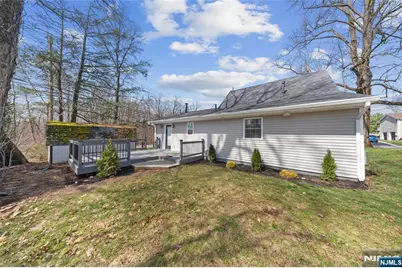 4 Melody Lane, West Milford, NJ 07480 - Photo 12