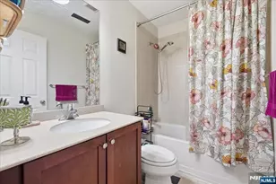 41 Creekside Ct, Secaucus, NJ 07094 - Photo 34