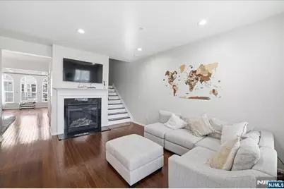 41 Creekside Court, Secaucus, NJ 07094 - Photo 16