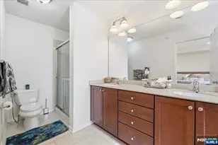 41 Creekside Ct, Secaucus, NJ 07094 - Photo 36