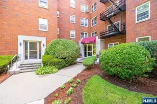 2330 Linwood Ave 4C, Fort Lee, NJ 07024 - Photo 2