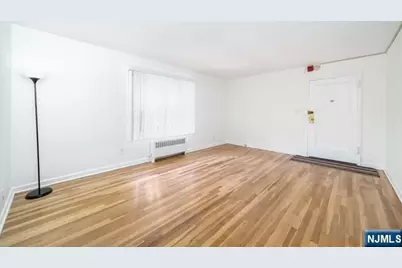 2330 Linwood Avenue 4C #4C, Fort Lee, NJ 07024 - Photo 4