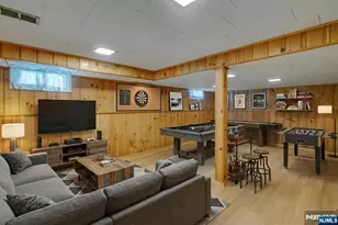 90 Arnot Pl, Paramus, NJ 07652 - Photo 20