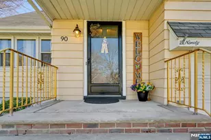 90 Arnot Pl, Paramus, NJ 07652 - Photo 2
