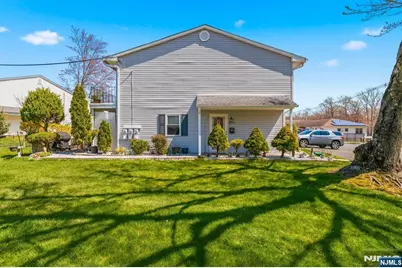 52 Galewood Drive 52 #52, Old Bridge Township, NJ 07747 - Photo 2