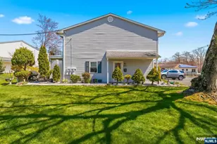 52 Galewood Dr 52, Old Bridge Township, NJ 07747 - Photo 2