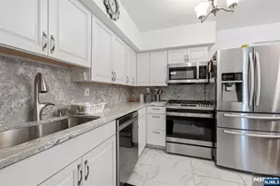 52 Galewood Dr 52, Old Bridge Township, NJ 07747 - Photo 8