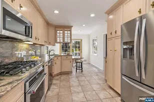 145 Merritt Dr, Oradell, NJ 07649 - Photo 8