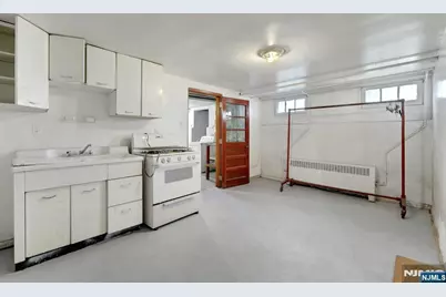 264 Lincoln Place, Garfield, NJ 07026 - Photo 34