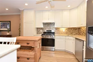 41 Litchult Ln, Mahwah, NJ 07430 - Photo 12