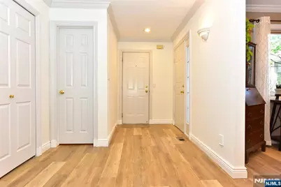 41 Litchult Lane, Mahwah, NJ 07430 - Photo 4