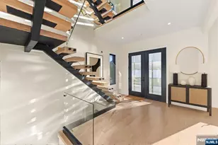 61 Edgewater Rd, Cliffside Park, NJ 07010 - Photo 24