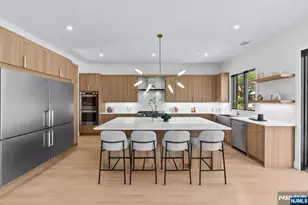 61 Edgewater Rd, Cliffside Park, NJ 07010 - Photo 16