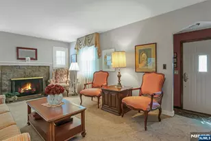 149 Park Dr, New Milford, NJ 07646 - Photo 8