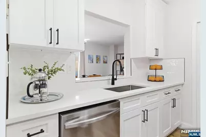 200 Paterson Avenue 1A #1A, East Rutherford, NJ 07073 - Photo 4