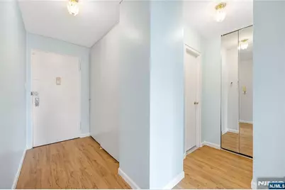 6050 Kennedy Boulevard 2E #2E, West New York, NJ 07093 - Photo 16