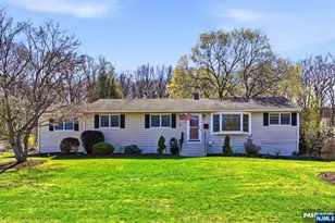 165 Page Dr, Oakland, NJ 07436 - Photo 2