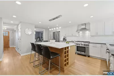 89 Surrey Lane, Tenafly, NJ 07670 - Photo 12