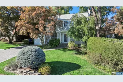 89 Surrey Lane, Tenafly, NJ 07670 - Photo 2