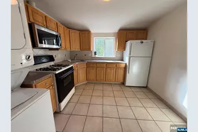 165 Oak Grove Avenue, Hasbrouck Heights, NJ 07604 - Photo 12