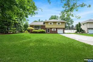 13 Lake Dr, Westwood, NJ 07675 - Photo 2
