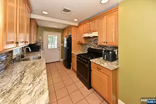 34 Gordon St, Ridgefield Park, NJ 07660 - Photo 8
