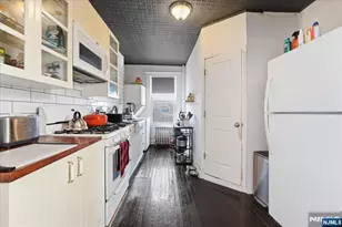 33 Thorne Street 4, Jersey City, NJ 07307 - Photo 4