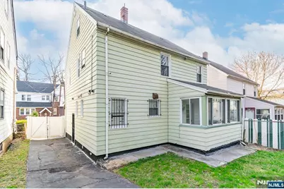 327 Field Place, Hillside, NJ 07205 - Photo 16
