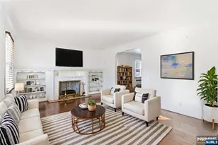 327 Field Pl, Hillside, NJ 07205 - Photo 2