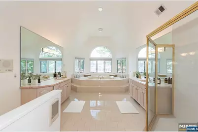 5 Williams Crest, Park Ridge, NJ 07656 - Photo 20