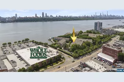 200 Grand Cove Way 3L #3L, Edgewater, NJ 07020 - Photo 2